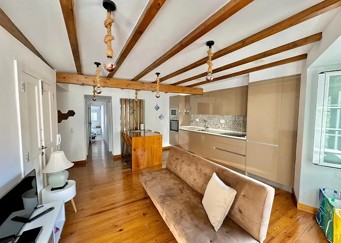 Alfama House Guest house *